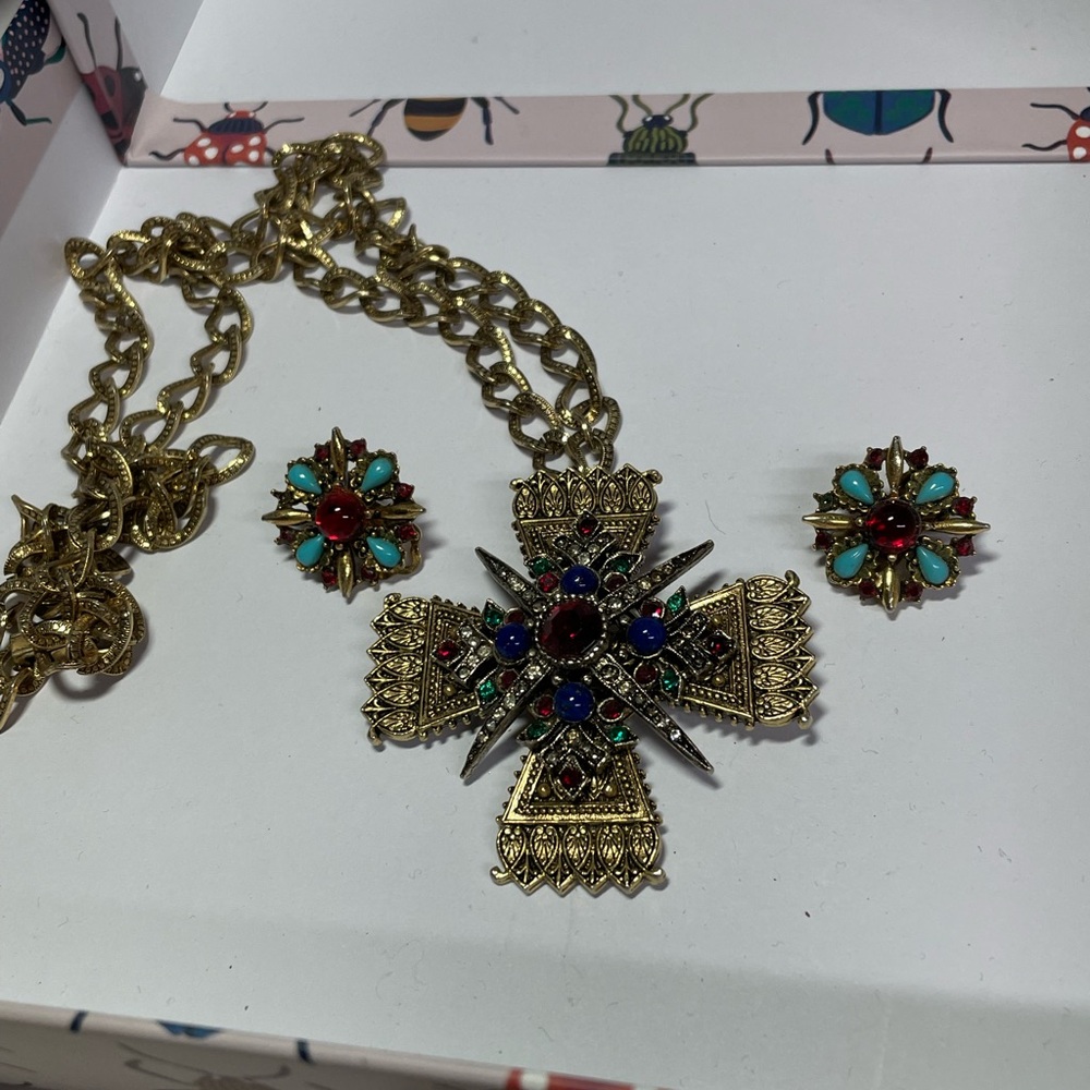 Elegant Gold and Multicolor Cross Pendant - Picture 3 of 3